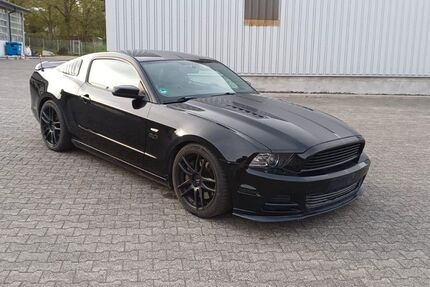 Ford Mustang 121.600 km 22.500 &euro; Wölfersheim 61200