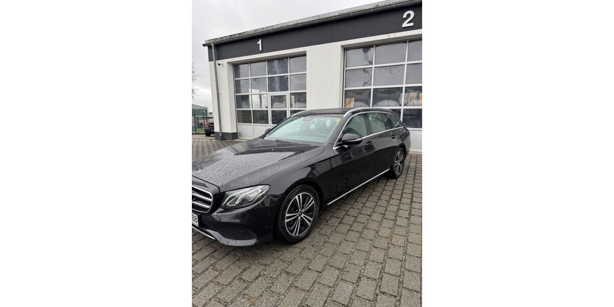 Mercedes-Benz E 200 157.500 km 20.900 &euro; Merenberg 35799