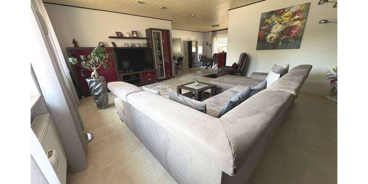 Etagenwohnung Linden Großen-Linden - 3 Zimmer, 120 m&sup2;, 1.200&euro; | Angebot:26723929
