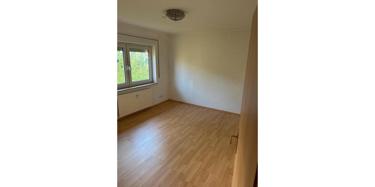 Etagenwohnung Hungen - 3 Zimmer, 120 m&sup2;, 1.100&euro; | Angebot:26448984