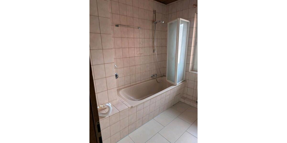 Etagenwohnung Butzbach - 4 Zimmer, 108 m&sup2;, 1.150&euro; | Angebot:25934564