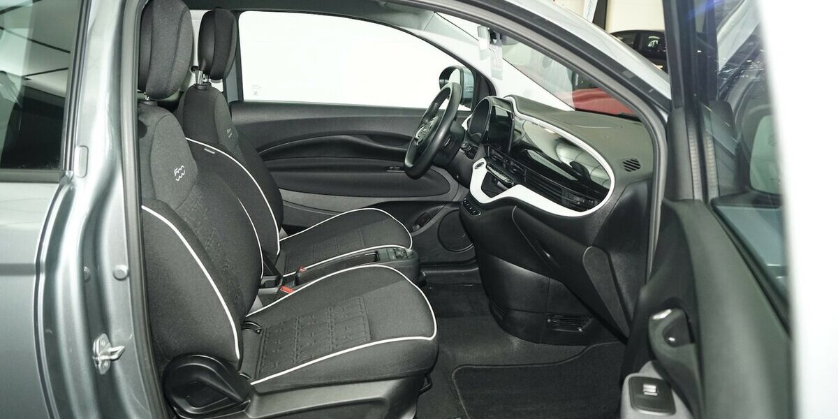 Fiat 500e Action Carplay Android Sitzheizung 38.100 km 12.680 &euro; Lich 35423