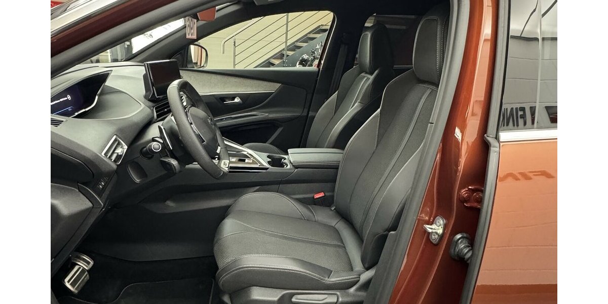 Peugeot 5008 130 EAT8 Allure 1.Hand AHK 13.300 km 25.920 &euro; Lich 35423