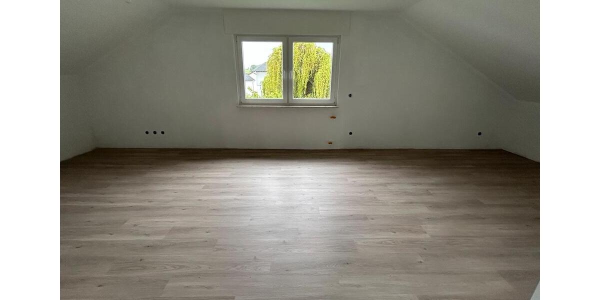 Dachgeschoßwohnung Wettenberg - 2.5 Zimmer, 80 m&sup2;, 850&euro; | Angebot:26636086