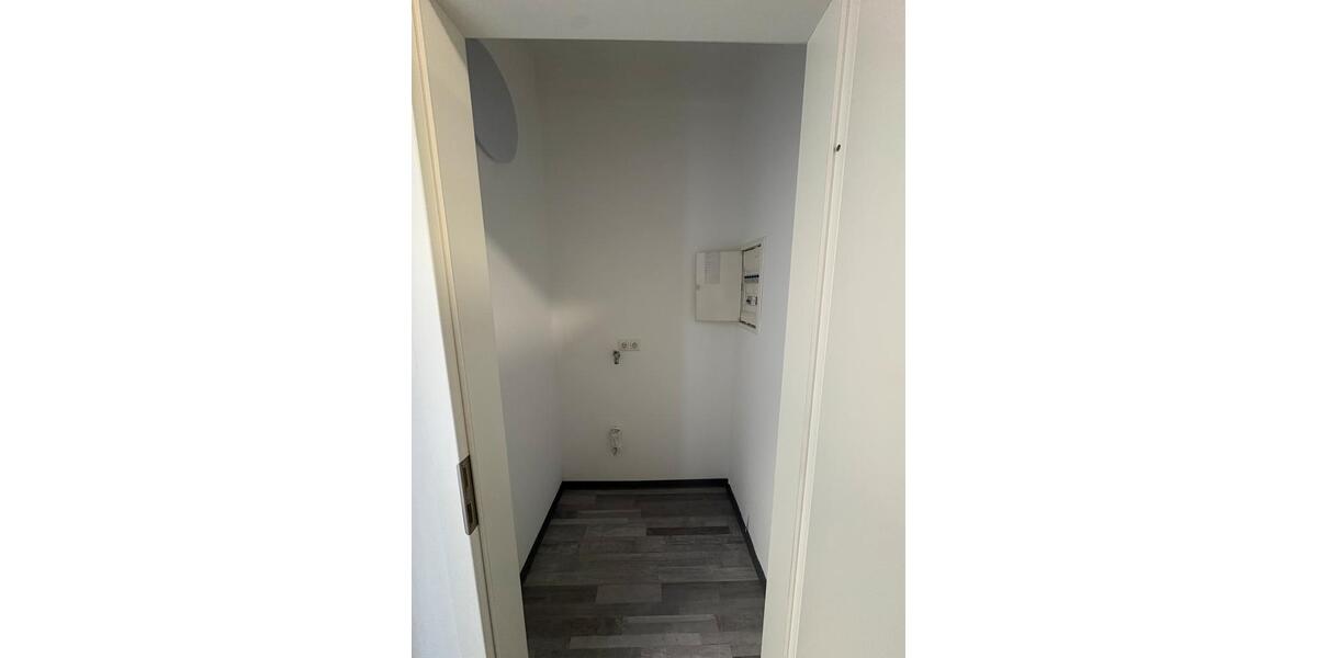 Erdgeschoßwohnung Ehringshausen - 1 Zimmer, 70 m&sup2;, 910&euro; | Angebot:25934569