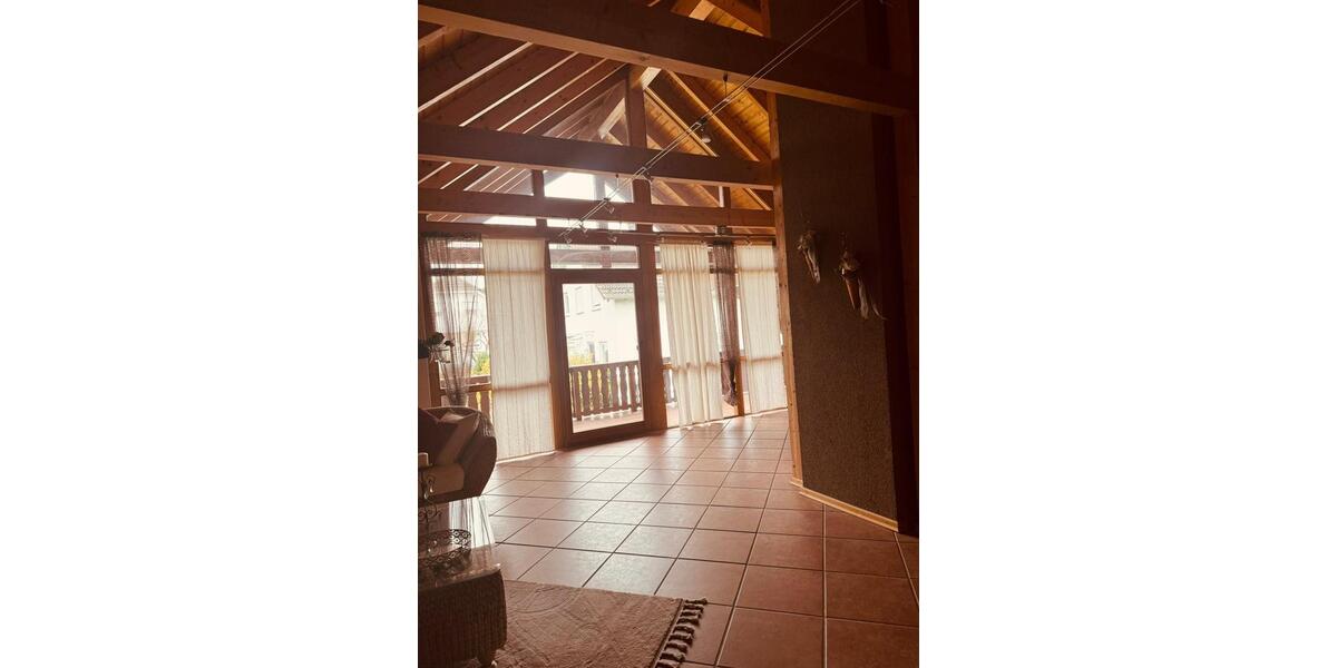 Dachgeschoßwohnung Mittenaar - 3 Zimmer, 120 m&sup2;, 700&euro; | Angebot:26228114