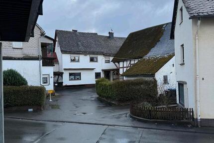 Haus Herborn - 13 Zimmer, 350 m&sup2;, 175.000&euro; | Angebot:26187043