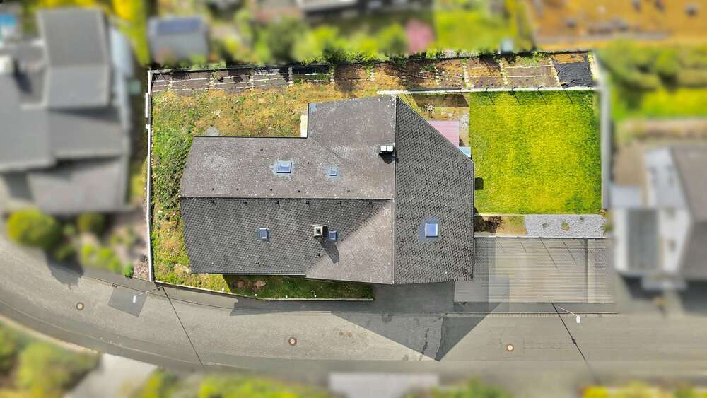 Mehrfamilienhaus mit Weitblick in bester Lage Herborn OT - Mehrfamilienhaus, Wohnhaus Herborn | Angebot:27271502