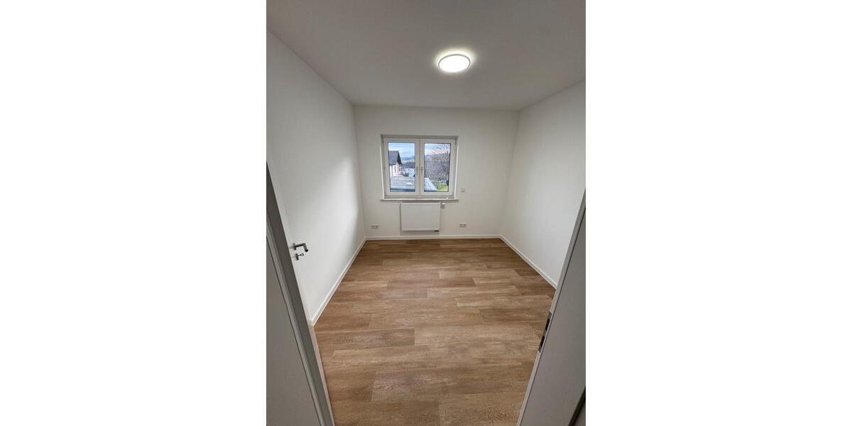 Etagenwohnung Merenberg - 4 Zimmer, 106 m&sup2;, 1.150&euro; | Angebot:26024528