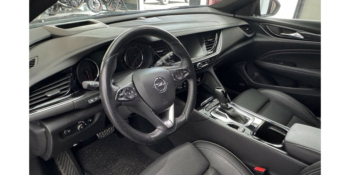 Opel Insignia Exclusive 4x4 FULL LEDER CarPlay Bose 118.400 km 11.900 &euro; Lich 35423