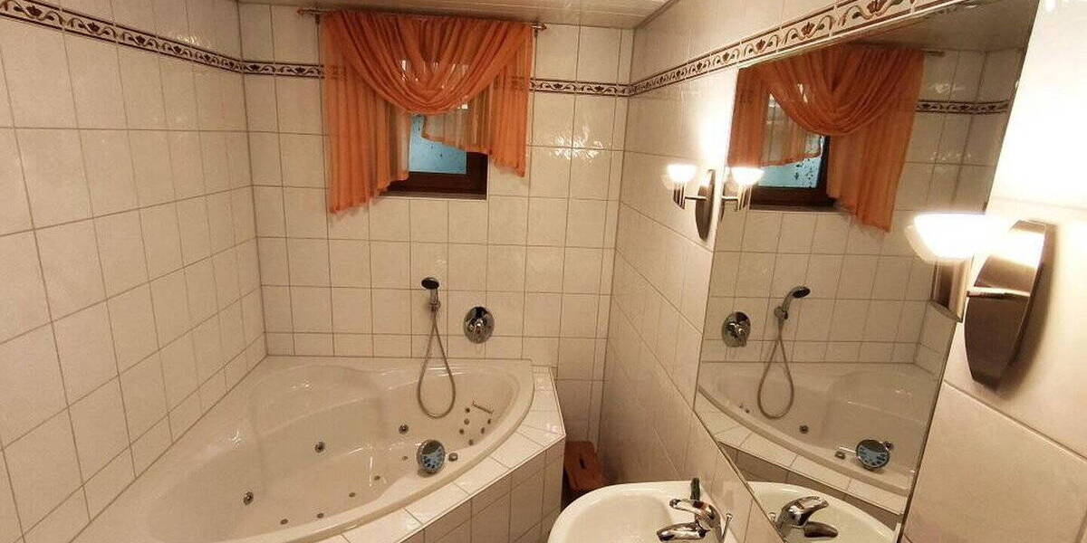 Einfamilienhaus Mengerskirchen-Dillhausen Dillhausen - 8 Zimmer, 283 m&sup2;, 512.000&euro; | Angebot:26023384