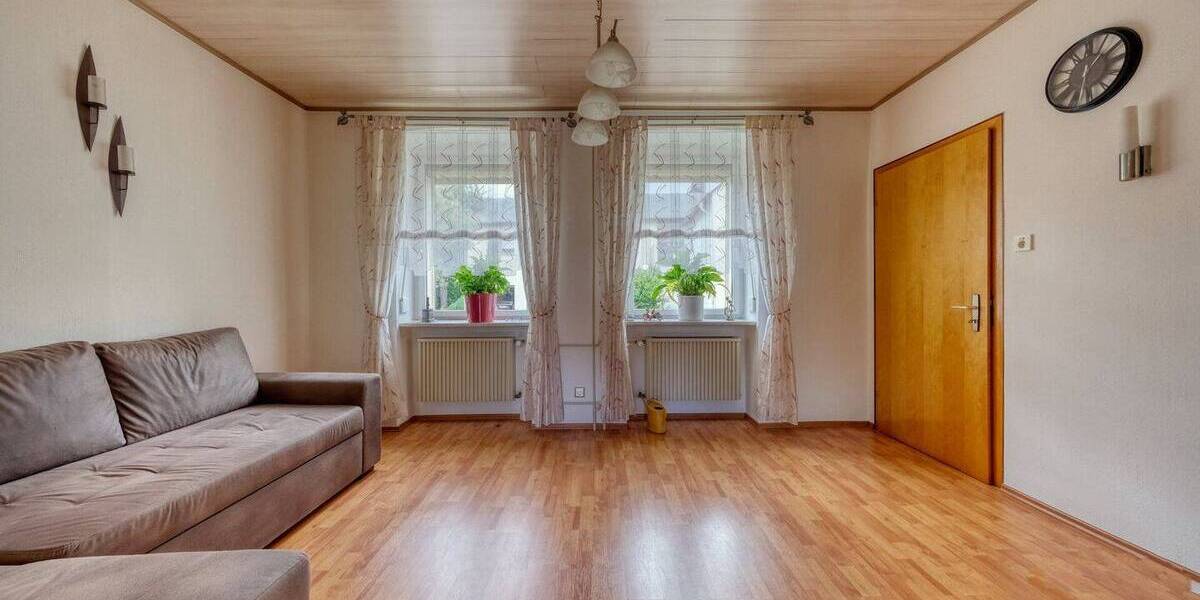 Einfamilienhaus Greifenstein / Ulm Ulm - 8 Zimmer, 168 m&sup2;, 179.000&euro; | Angebot:25985990