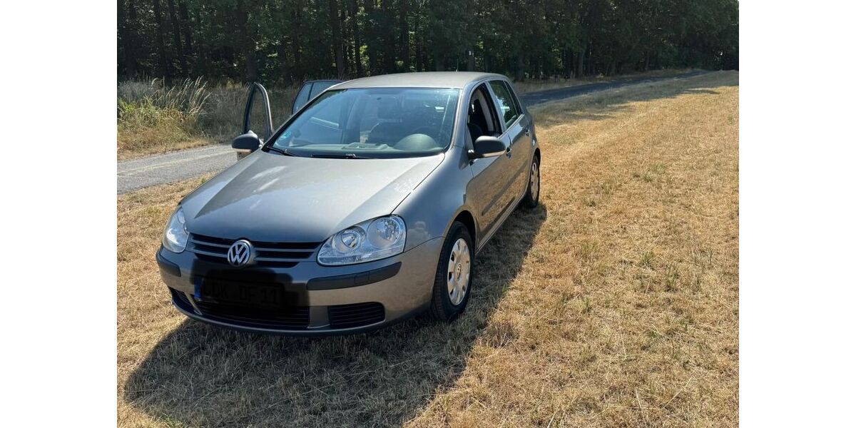 VW Golf 266.000 km 1.899 &euro; Waldsolms 35647