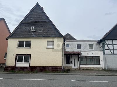 HANDWERKERPERLE MIT POTENZIAL ZUM KLEINEN PREIS - Mehrfamilienhaus, Wohnhaus Solms | Angebot:26029708