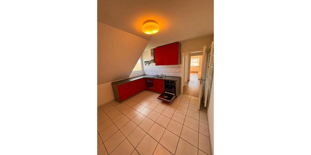 Dachgeschoßwohnung Wölfersheim - 3.5 Zimmer, 96 m&sup2;, 1.350&euro; | Angebot:26048547