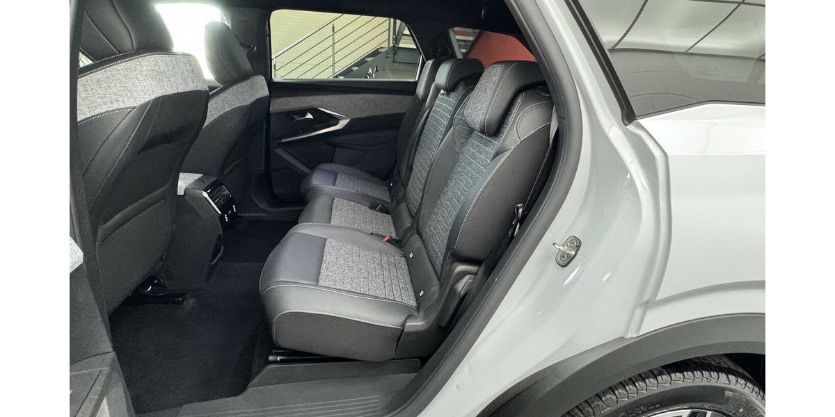 Peugeot 5008 145 Mild Hybrid Allure7 Sitzer LED CAM 18.200 km 27.520 &euro; Lich 35423