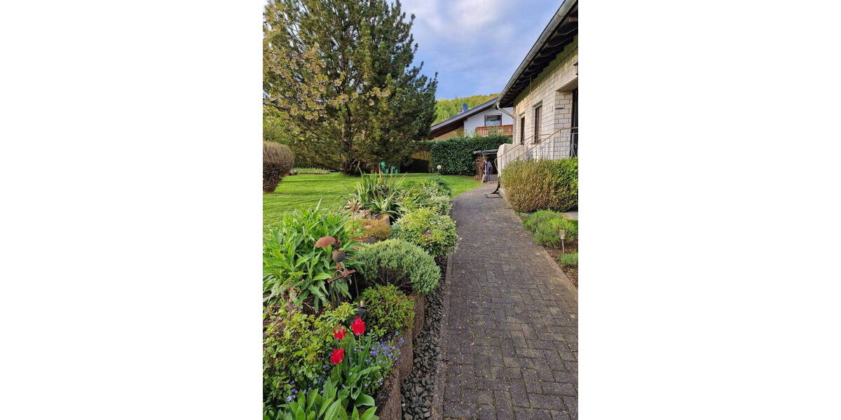 Einfamilienhaus Mengerskirchen-Dillhausen Dillhausen - 8 Zimmer, 283 m&sup2;, 512.000&euro; | Angebot:26023384