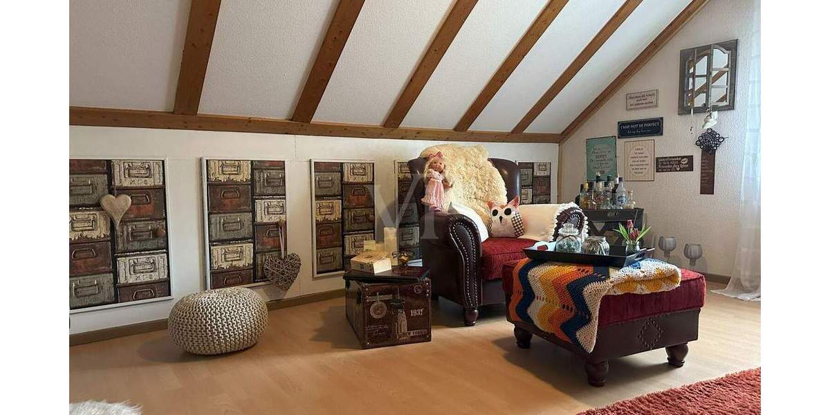 Etagenwohnung Dillenburg / Niederscheld Niederscheld - 8 Zimmer, 216 m&sup2;, 249.000&euro; | Angebot:25663177
