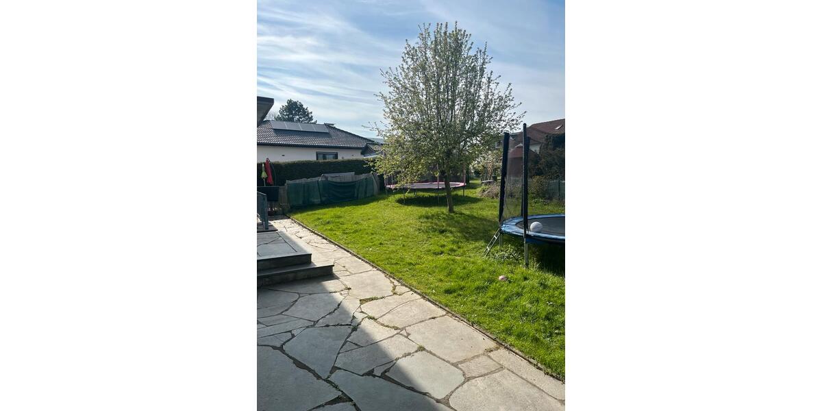 Erdgeschoßwohnung Butzbach - 5 Zimmer, 150 m&sup2;, 1.600&euro; | Angebot:26238024