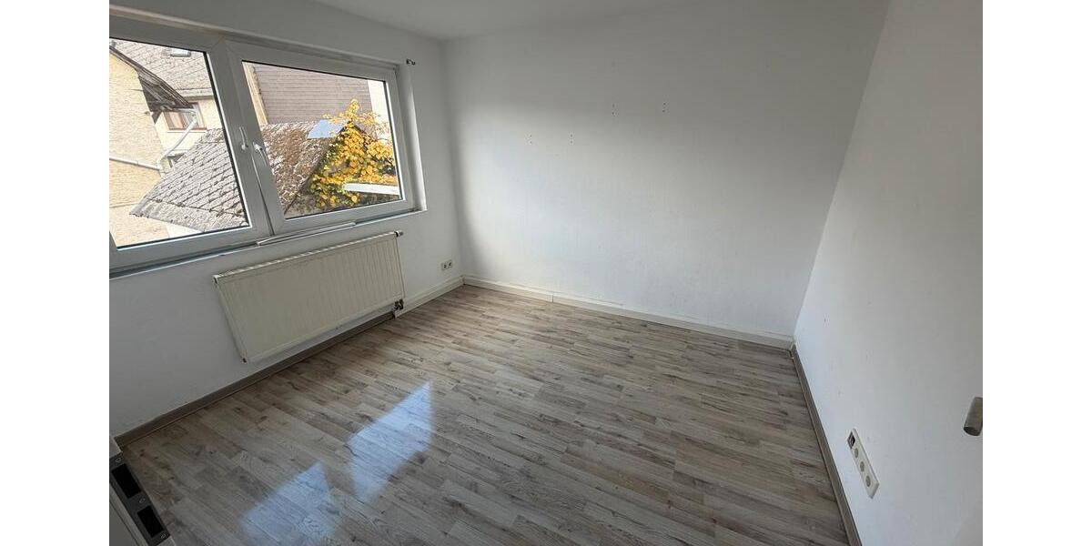 Etagenwohnung Waldbrunn (Westerwald) - 6 Zimmer, 120 m&sup2;, 960&euro; | Angebot:25905302