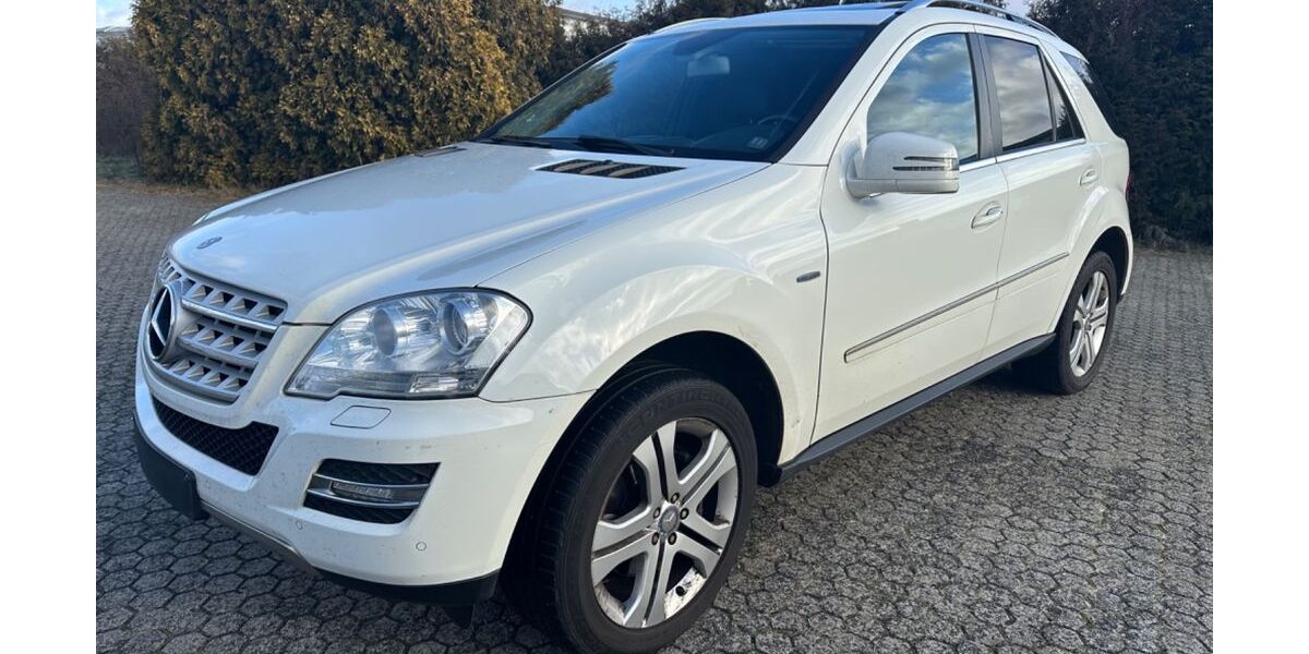 Mercedes-Benz ML 300 210.000 km 11.900 &euro; Lollar, bei Gießen 35457