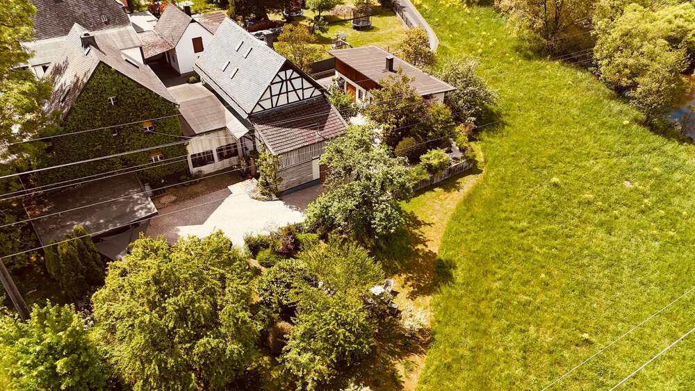 Einmalig: Großes Anwesen mit vielen Möglichkeiten im Grünen - Anwesen Ehringshausen | Angebot:27095964