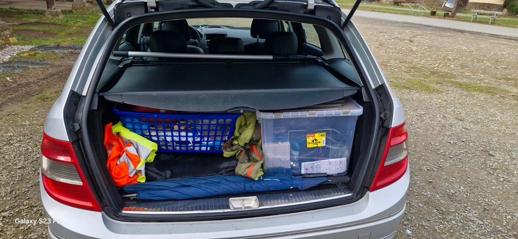 Mercedes-Benz C 180 234.000 km 4.695 &euro; Solms 35606