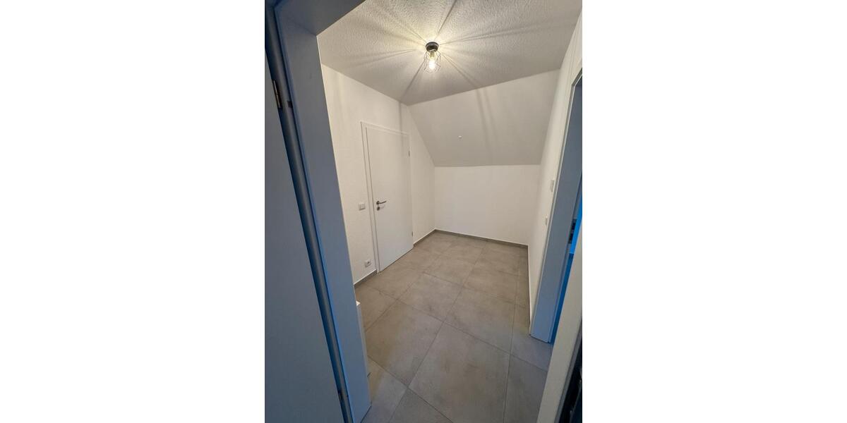 Dachgeschoßwohnung Pohlheim - 3 Zimmer, 80 m&sup2;, 960&euro; | Angebot:25724114