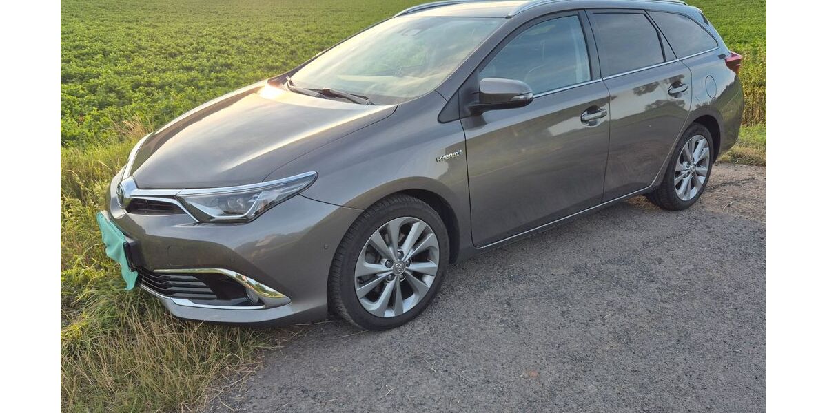 Toyota Auris 90.000 km 14.300 &euro; Weimar (Lahn) 35096