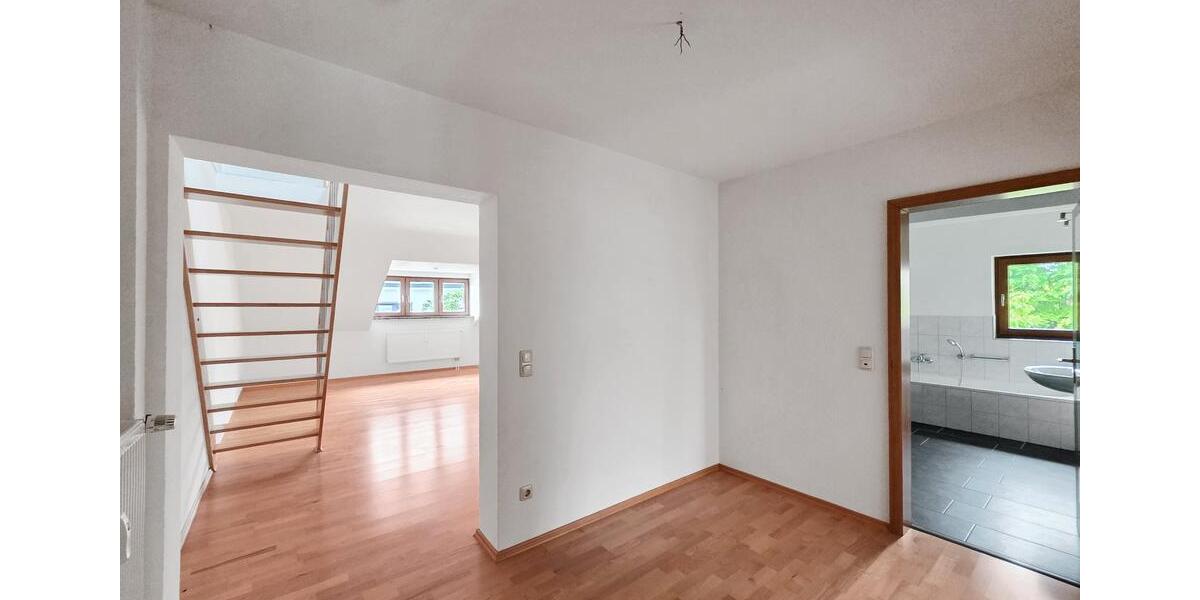 Dachgeschoßwohnung Neu-Anspach Anspach - 3 Zimmer, 67 m&sup2;, 890&euro; | Angebot:26518084