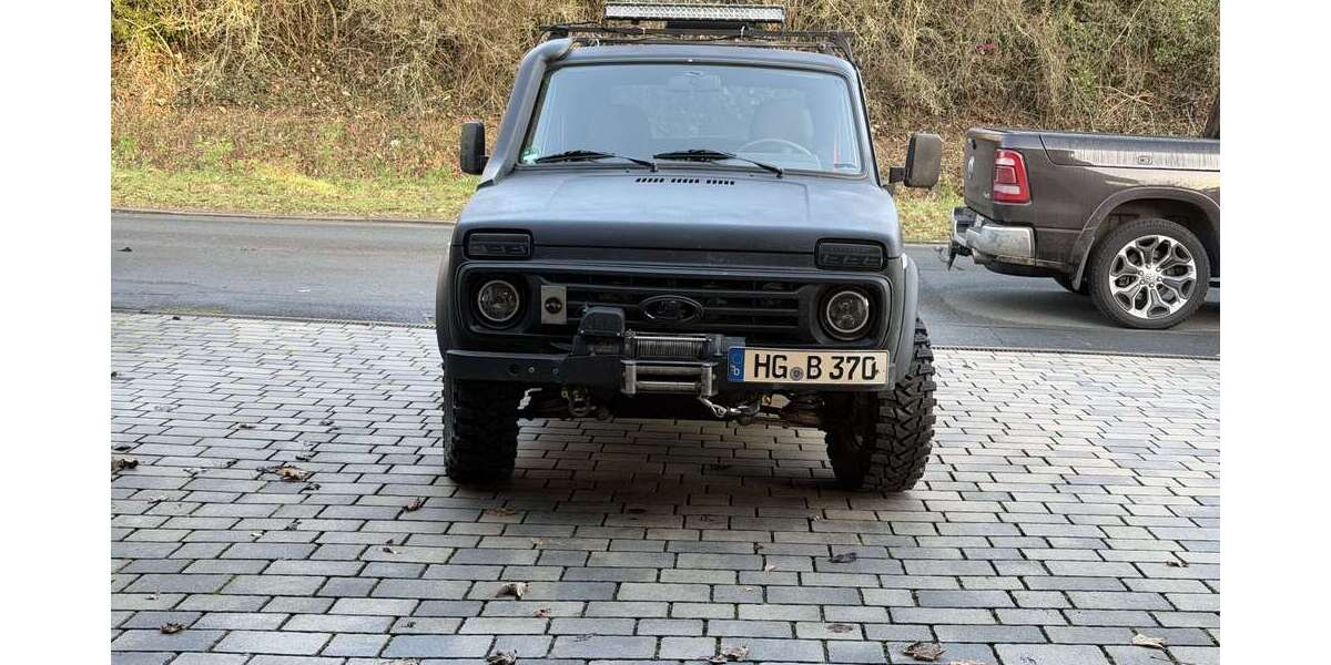 Lada Niva 43.341 km 10.000 &euro; Weilrod / Riedelbach 61276