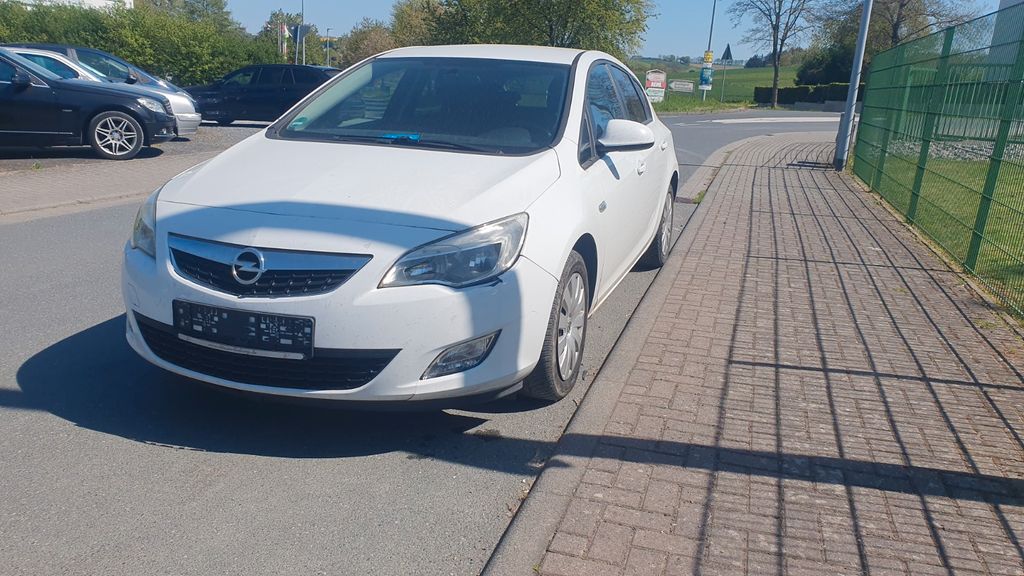 Opel Astra 225.000 km 2.300 &euro; Runkel OT Ennerich 65594