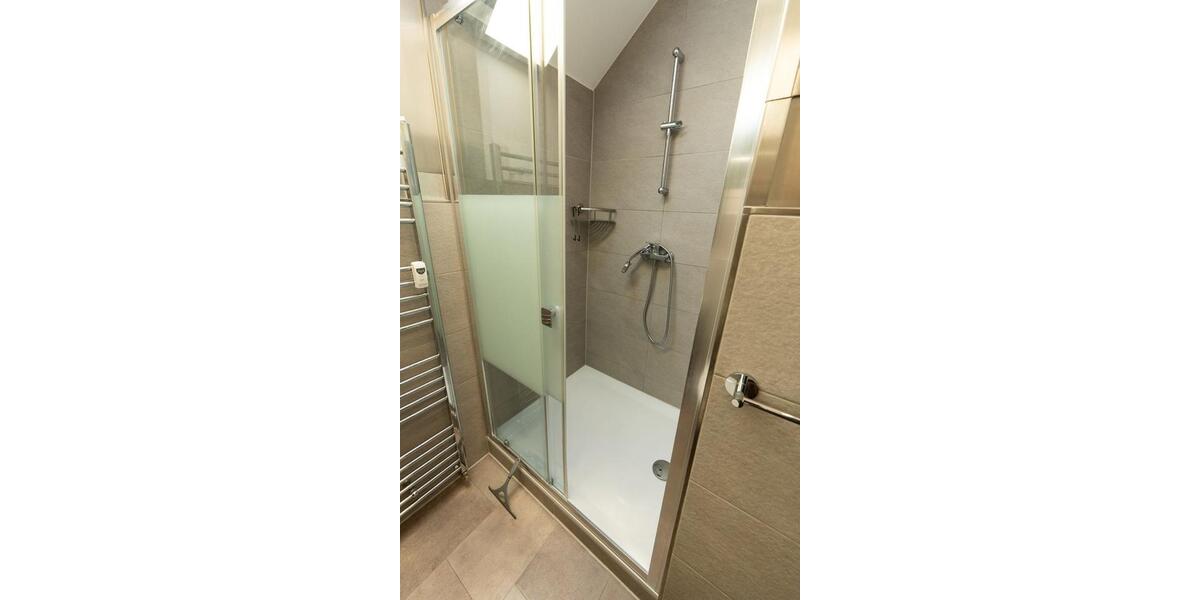 Dachgeschoßwohnung Gießen Allendorf - 1 Zimmer, 65 m&sup2;, 1.200&euro; | Angebot:25378025