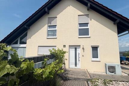 Haus Lohra - 4 Zimmer, 138 m&sup2;, 430.000&euro; | Angebot:27054039