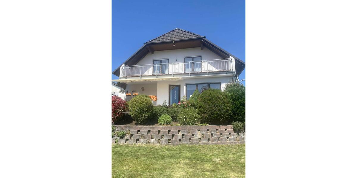 Einfamilienhaus Butzbach - 5 Zimmer, 141 m&sup2;, 1.790&euro; | Angebot:25099077
