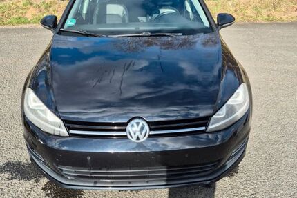 VW Golf 151.000 km 7.900 &euro; Dillenburg 35683