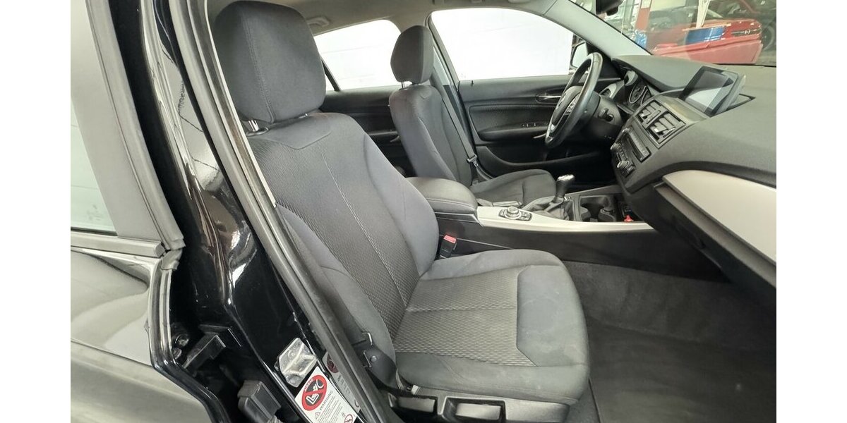 BMW 116i Navigation Sitzheizung BT PDC 111.610 km 9.690 &euro; Lich 35423