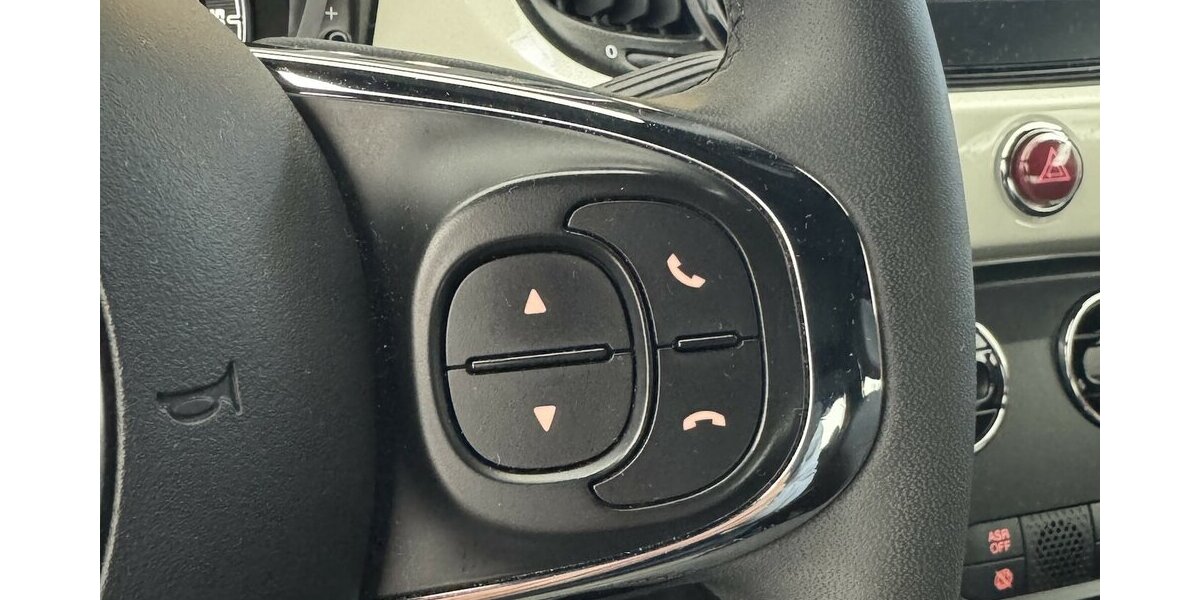 Fiat 500 1.0 Dolcevita Mild-Hybrid CarPlay 1. Hand 25.490 km 11.890 &euro; Lich 35423