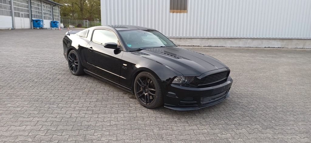 Ford Mustang 121.600 km 22.500 &euro; Wölfersheim 61200