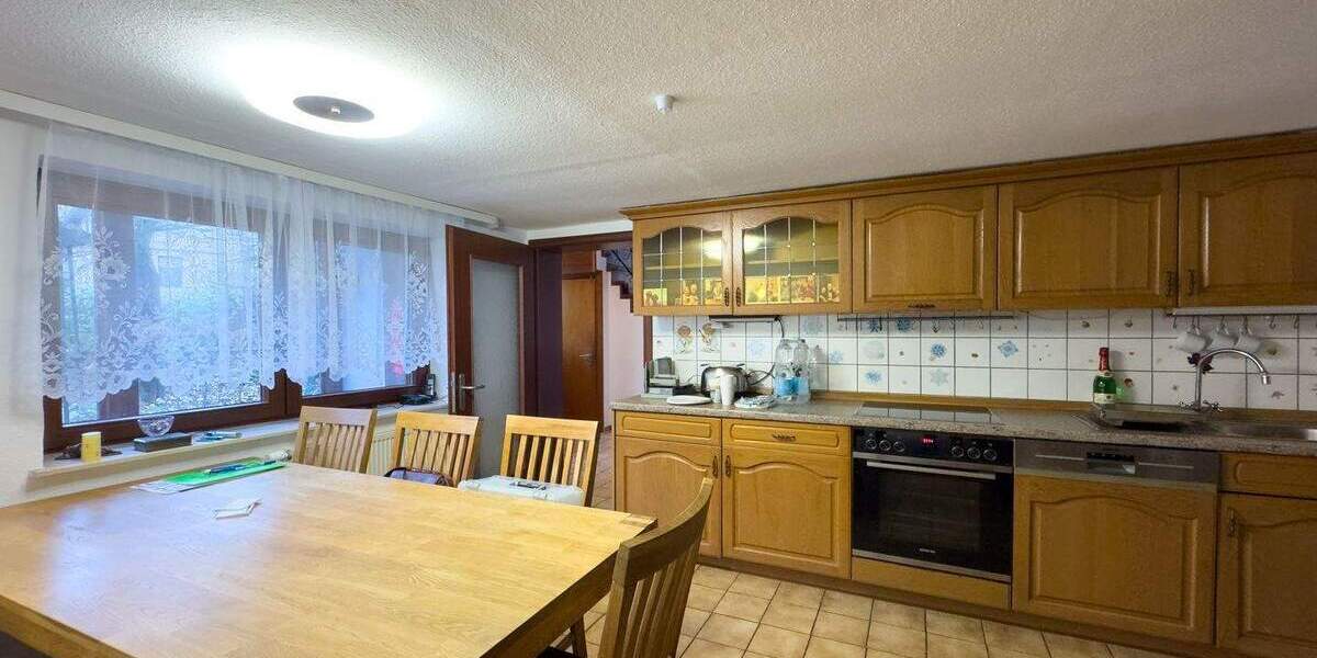 Bauernhaus, Landhaus Runkel Eschenau - 7 Zimmer, 184 m&sup2;, 210.000&euro; | Angebot:25708017