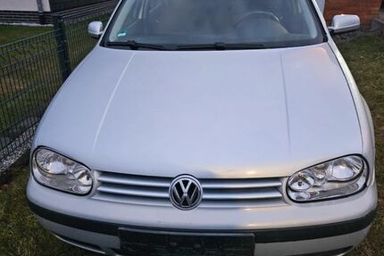 VW Golf 241.100 km 1.789 &euro; Driedorf 35759