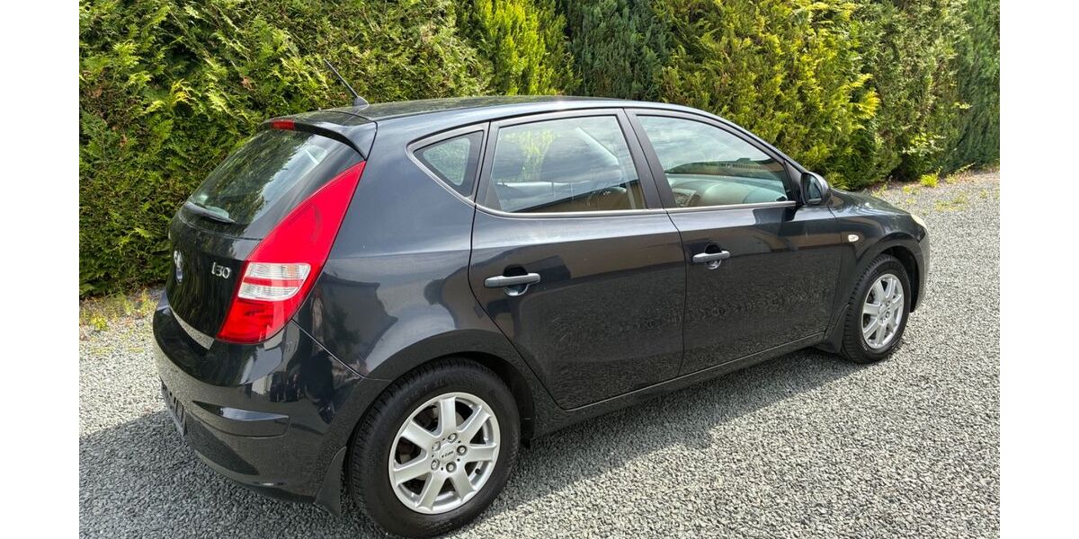 Hyundai i30 105.000 km 3.290 &euro; Wetzlar 35578
