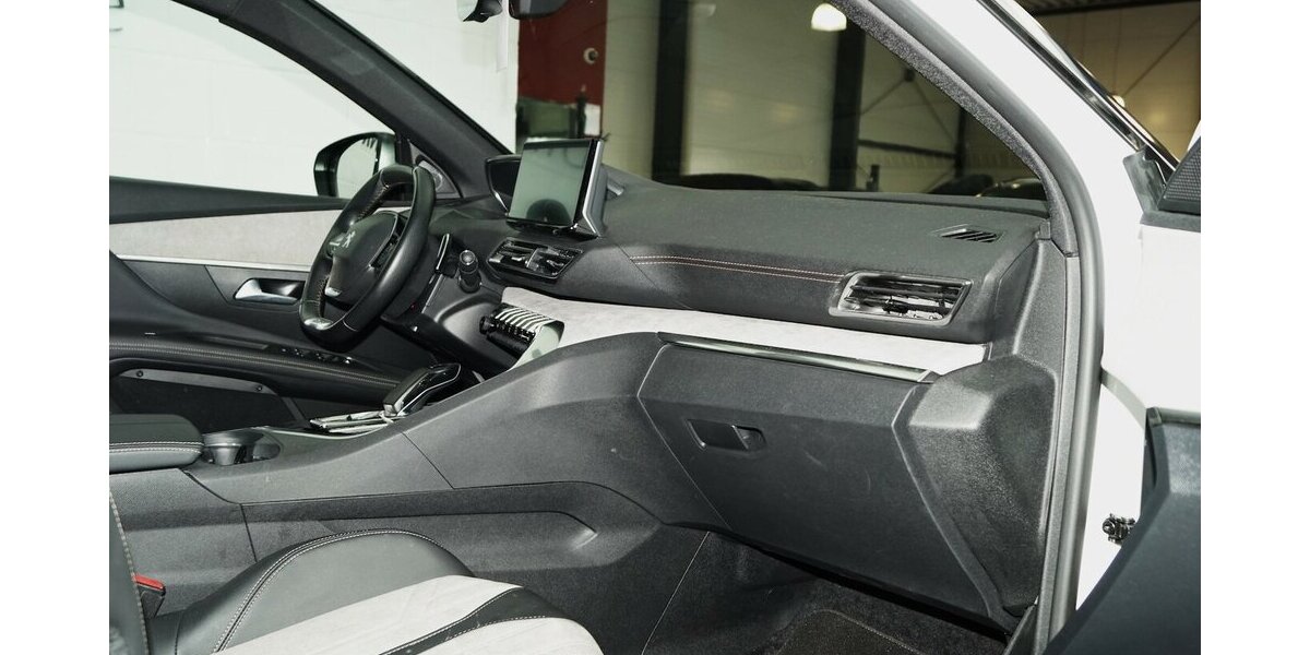 Peugeot 3008 225 GT Plug-In Hybrid LED CARPLAY LEDER 52.400 km 21.220 &euro; Lich 35423