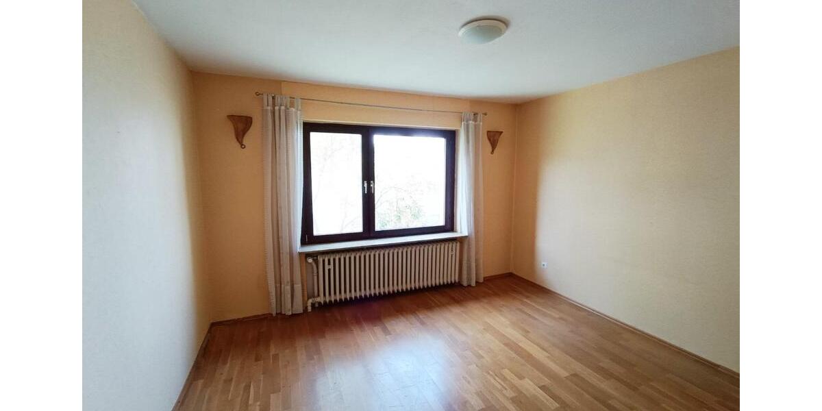 Einfamilienhaus Lollar - 9 Zimmer, 220 m&sup2;, 530.000&euro; | Angebot:26786583