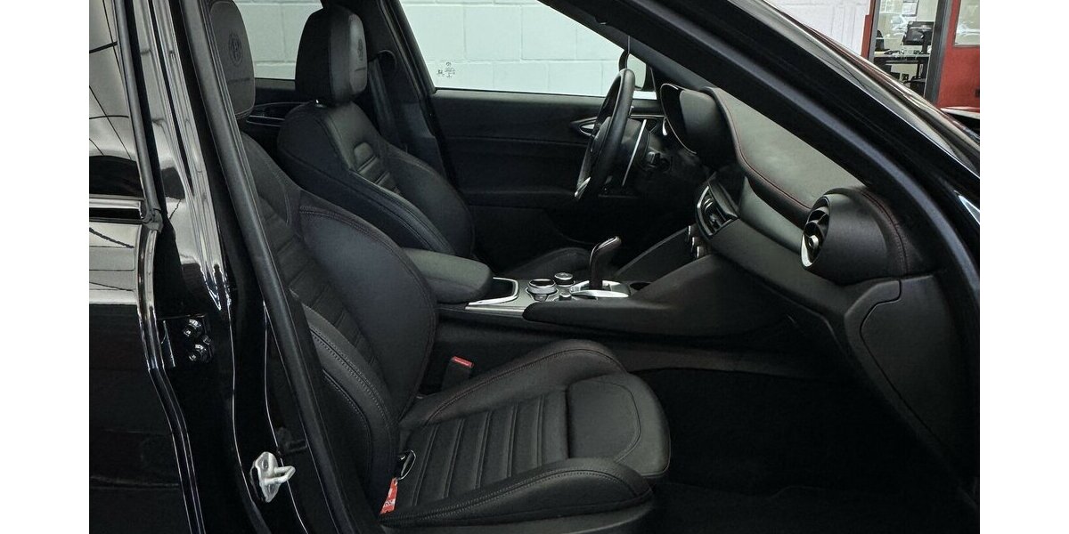 Alfa Romeo Giulia 2.0 Competizione Q4 Turbo CarPlay Kamera 9.970 km 38.920 &euro; Lich 35423
