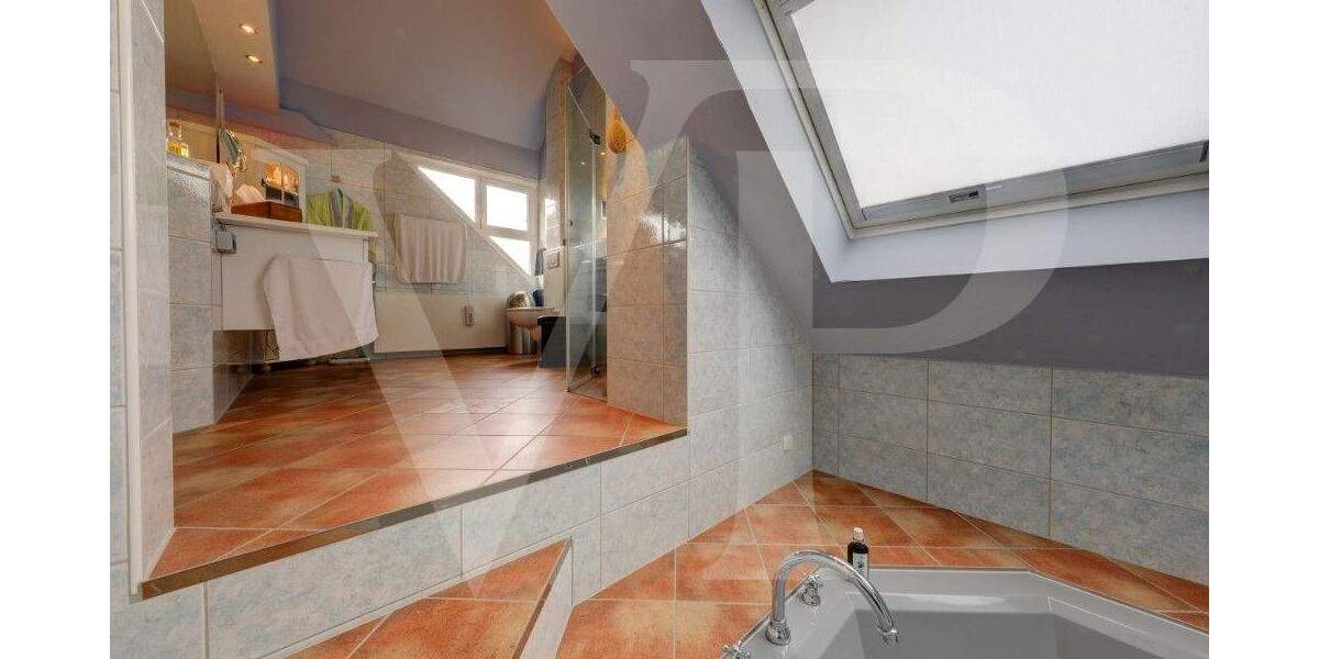 Einfamilienhaus Neu-Anspach Anspach - 7 Zimmer, 249 m&sup2;, 798.000&euro; | Angebot:25695532