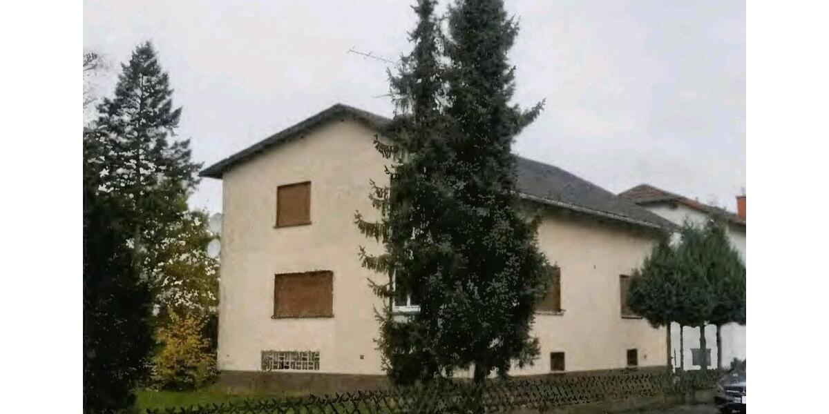 Einfamilienhaus Staufenberg - 10 Zimmer, 160 m&sup2;, 176.000&euro; | Angebot:26751759