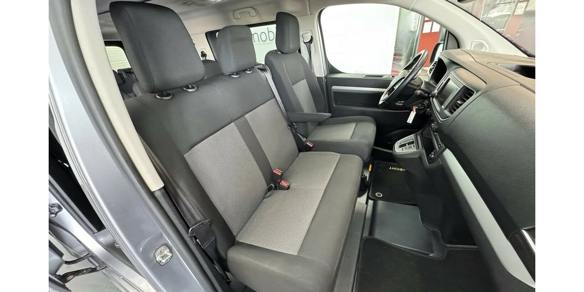 Opel Zafira Life -e Selection M 75kWh 9 Sitzer CAM 29.800 km 31.990 &euro; Lich 35423