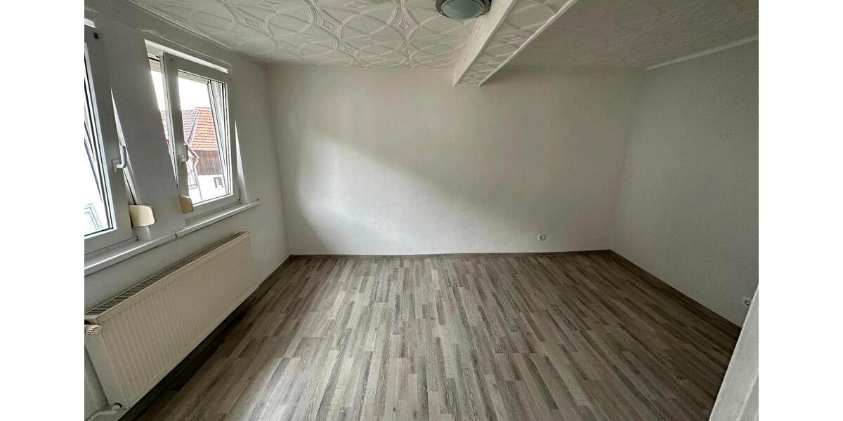 Einfamilienhaus Hungen - 4 Zimmer, 90 m&sup2;, 850&euro; | Angebot:26567476