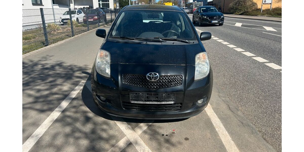 Toyota Yaris 452.000 km 1.850 &euro; Giessen 35394